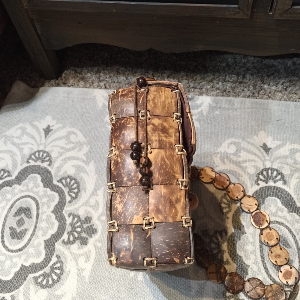 Summer Vibes Coconut Shell Handbag - Picture 5 of 8